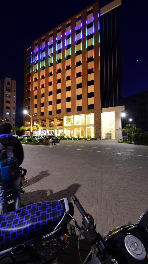 Hotel H - Sandhill Hotels Private Limited Ānand Εξωτερικό φωτογραφία